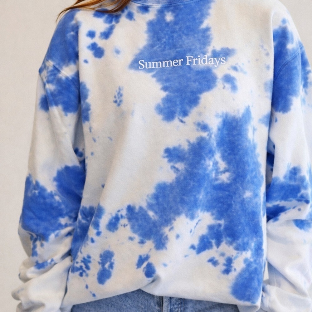 Summer Fridays blue white tie dye crewneck sweatshirt size medium excellent cond